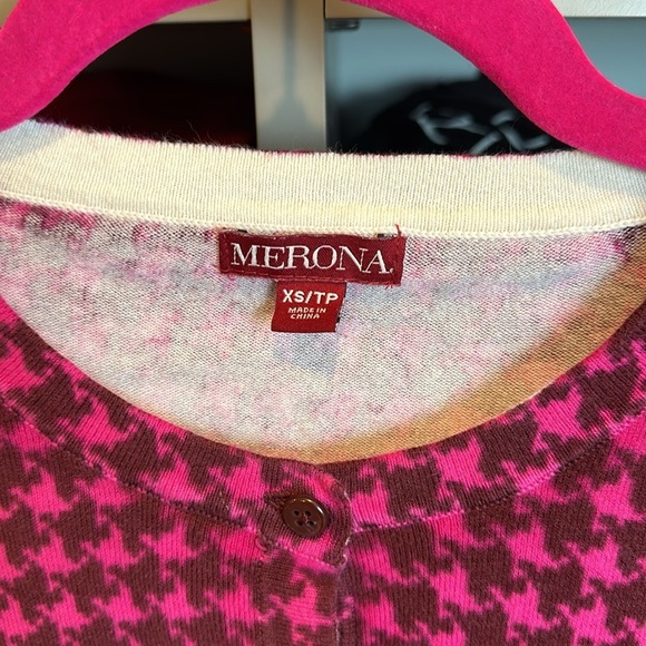 Merona pink/maroon houndstooth print long sleeve front button cardigan size XS - Picture 2 of 3